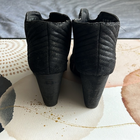 Carlos by Carlos Santana black wedge booties - Picture 4 of 6